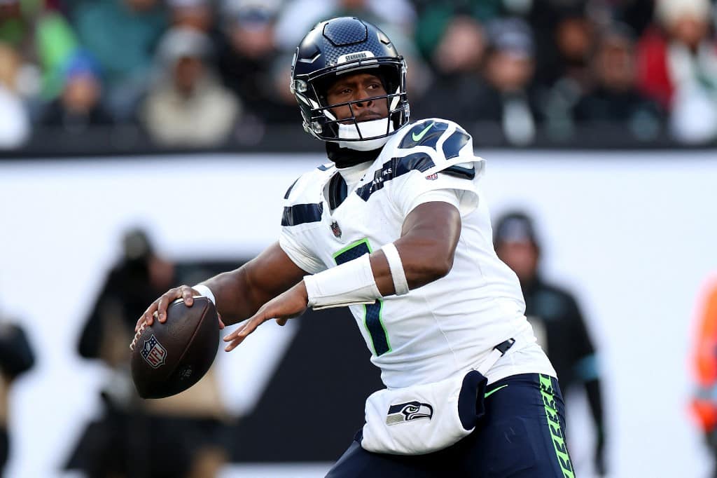 Geno Smith #7 of the Seattle Seahawks
